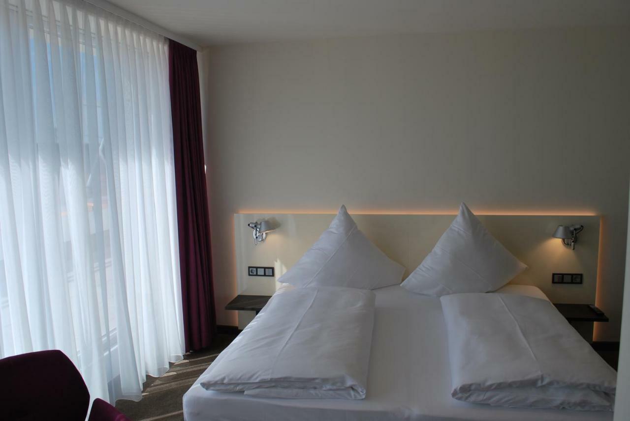 Hotel Am Berg Esslingen Esslingen am Neckar ภายนอก รูปภาพ